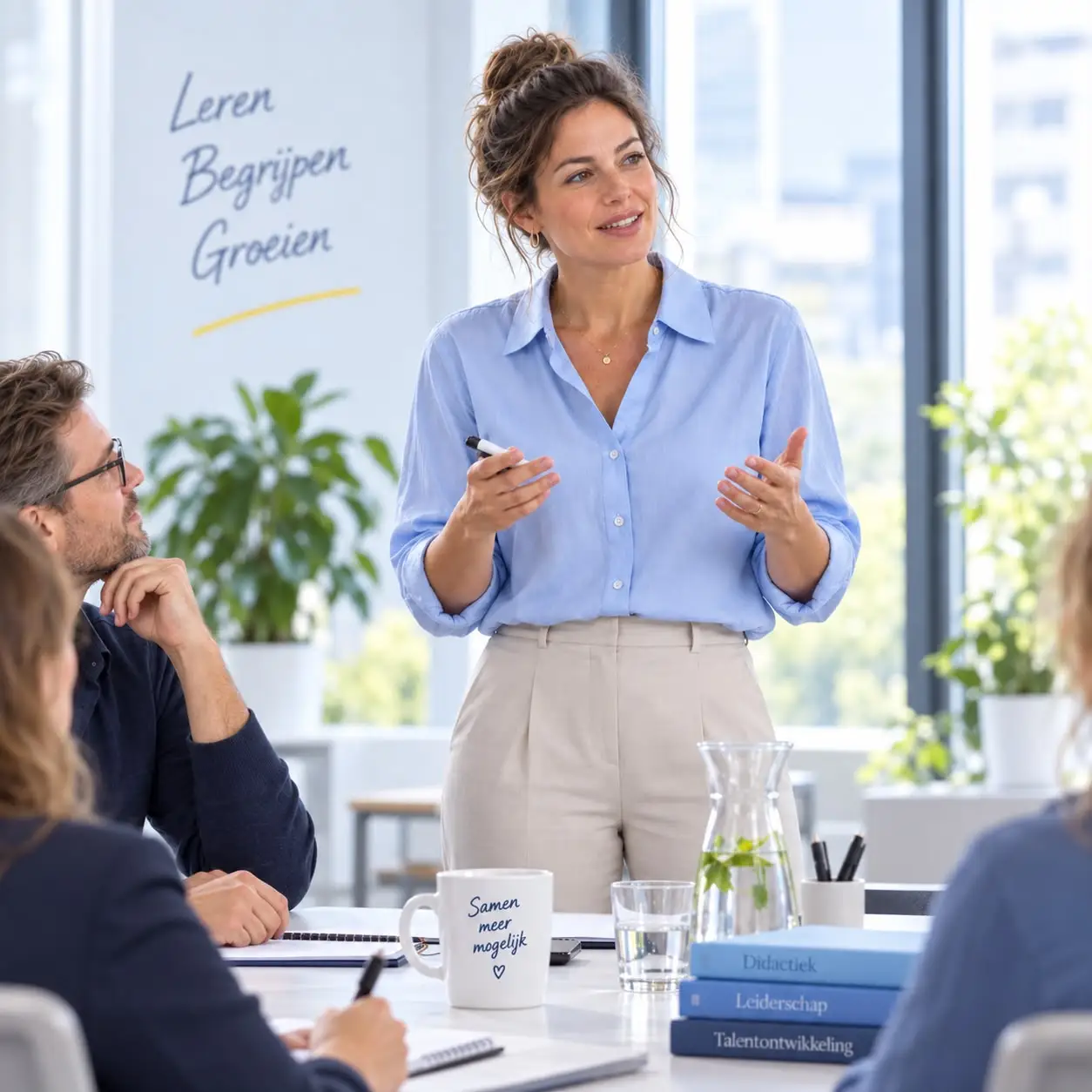 Opleider geeft een professionele workshop